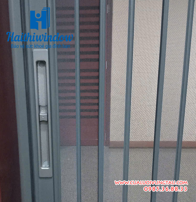Khóa cửa lưới xếp lá nhôm