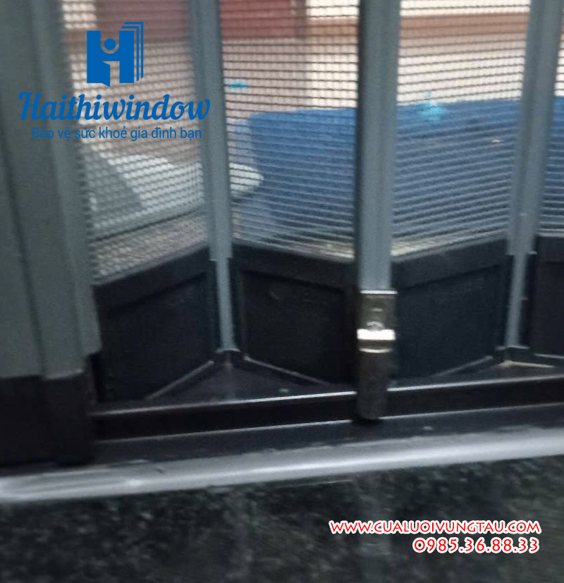 ray dưới của lưới xếp lá nhôm