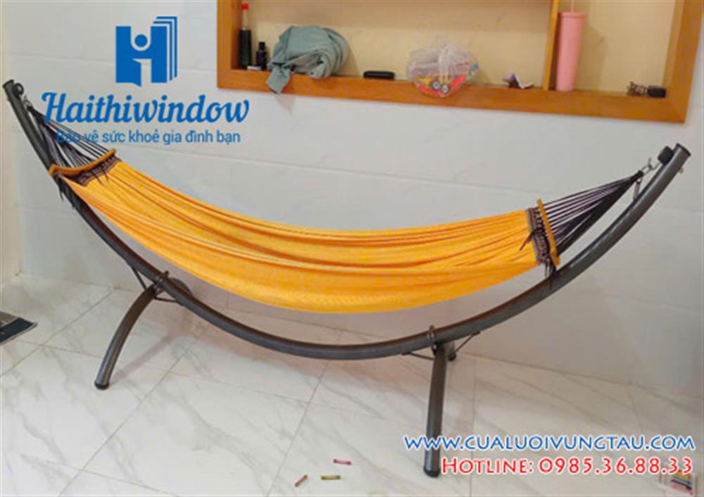 Khung Võng Sắt Bán Nguyệt